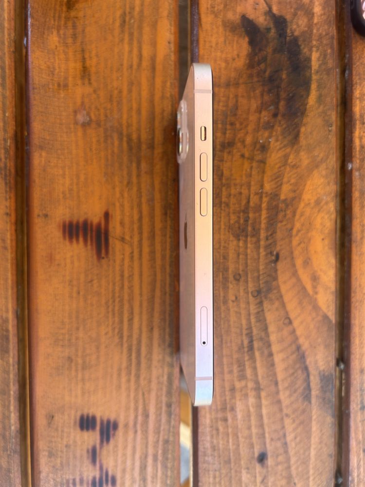 Iphone 13        .