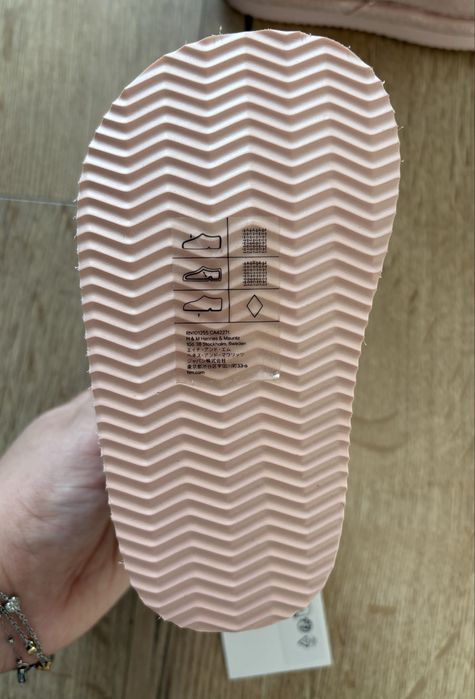 Чисто нови детски ботушки H&M