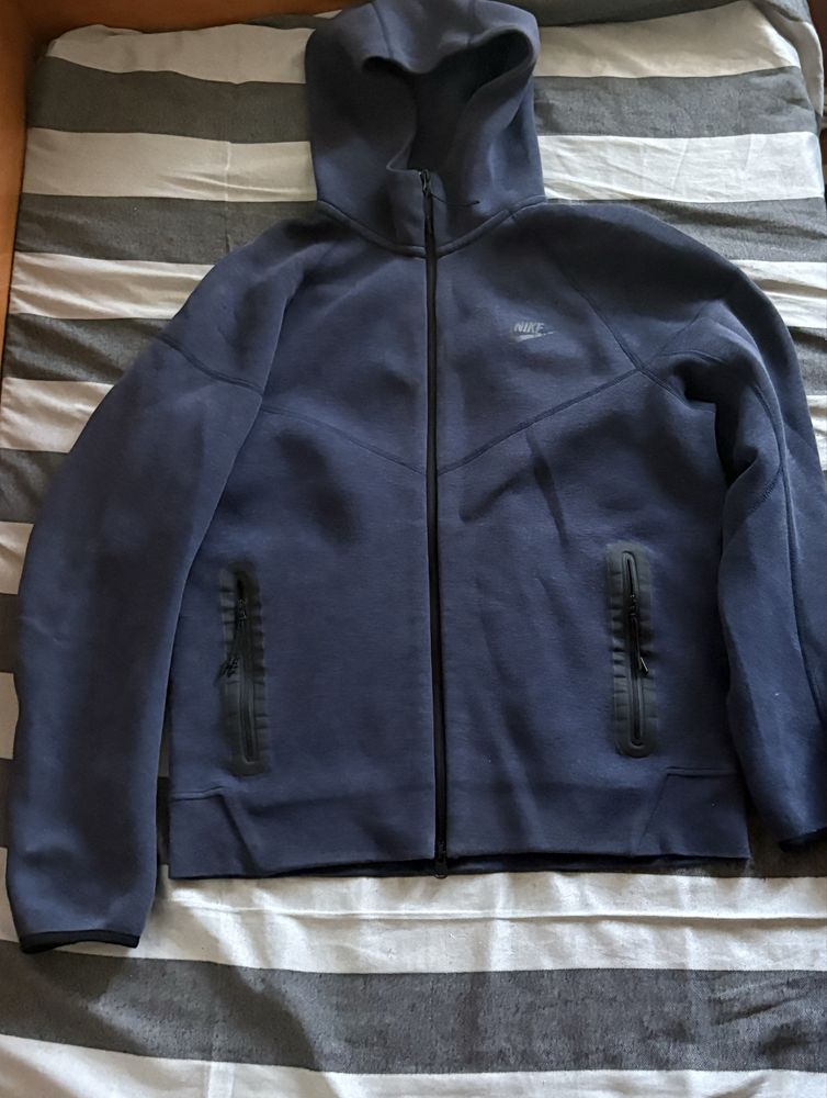Nike tech fleece тъмно син