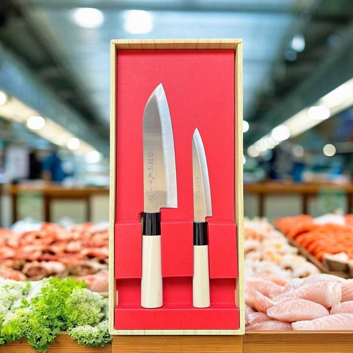 Set cadou 2 cutite Santoku & Petty
Set cadou 2 cutite Santoku & Petty