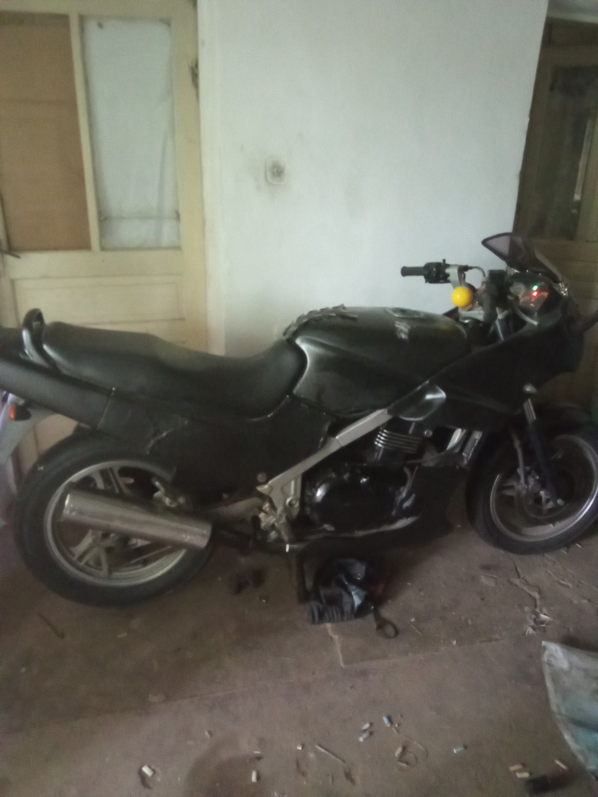 Schimb motocicleta Kawasaki ninja gpz 500 s