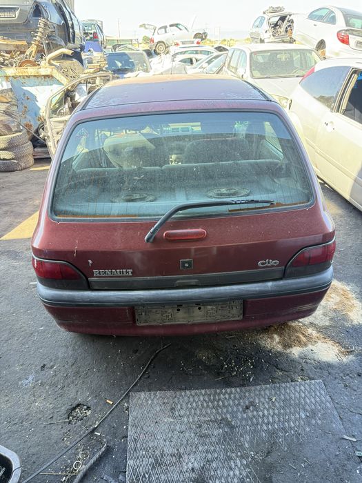 Рено клио1 1997г 1.2 58кс цяла за части Renault clio 1 1.2i 1997