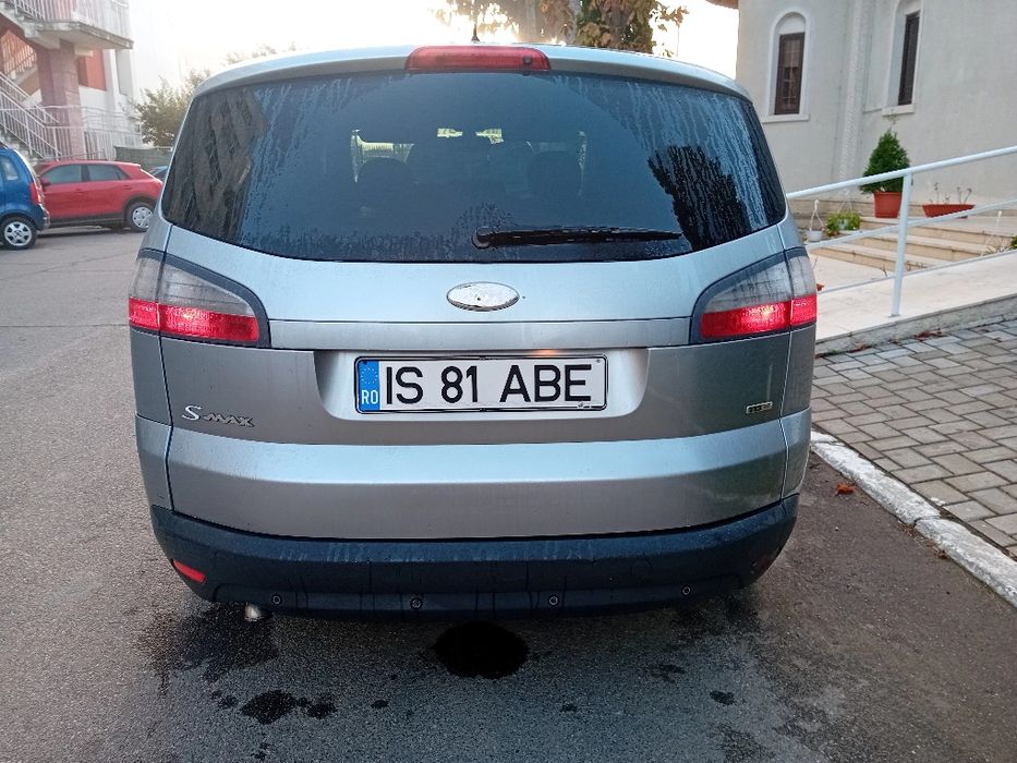 Vând Ford S max utilizat