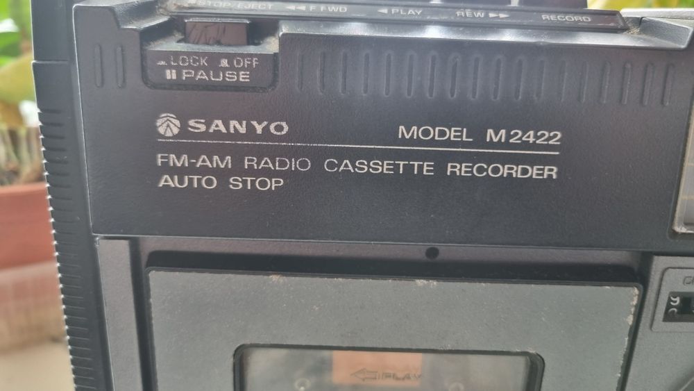 Casetofon sanyo m2422