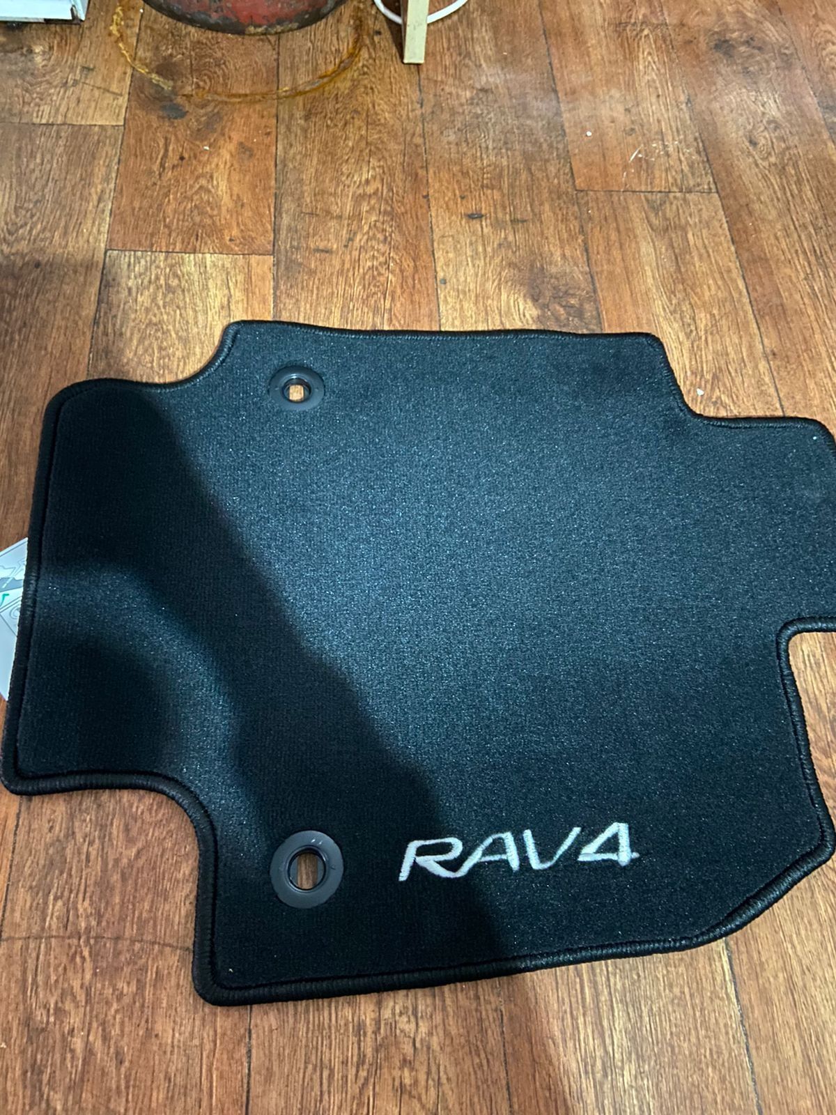 Полики на RAV 4 оригинальные