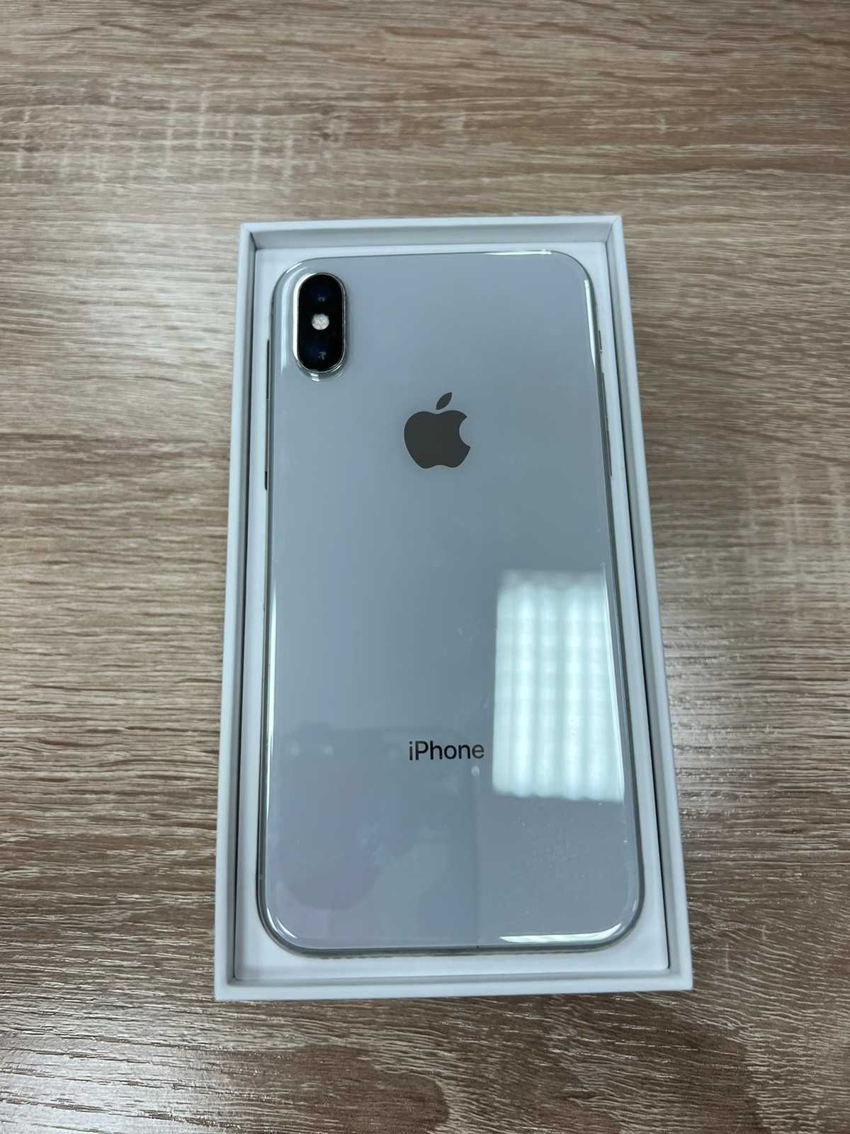 i Phone X с коробкой, наушниками, USB