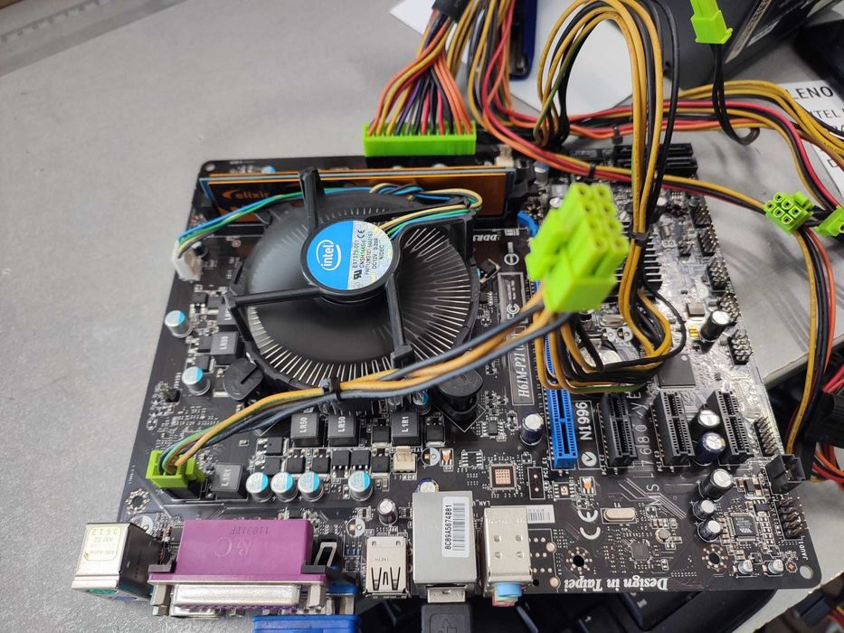 Bundle placa baza socket 1155 /procesor i3-2100/ram4gb/Placa video