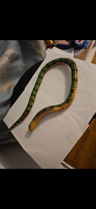 Cobra flexibila de lemn , șarpe!