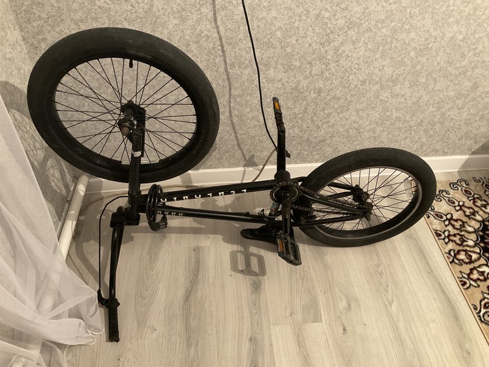 Велосипед bmx haro черного цвета