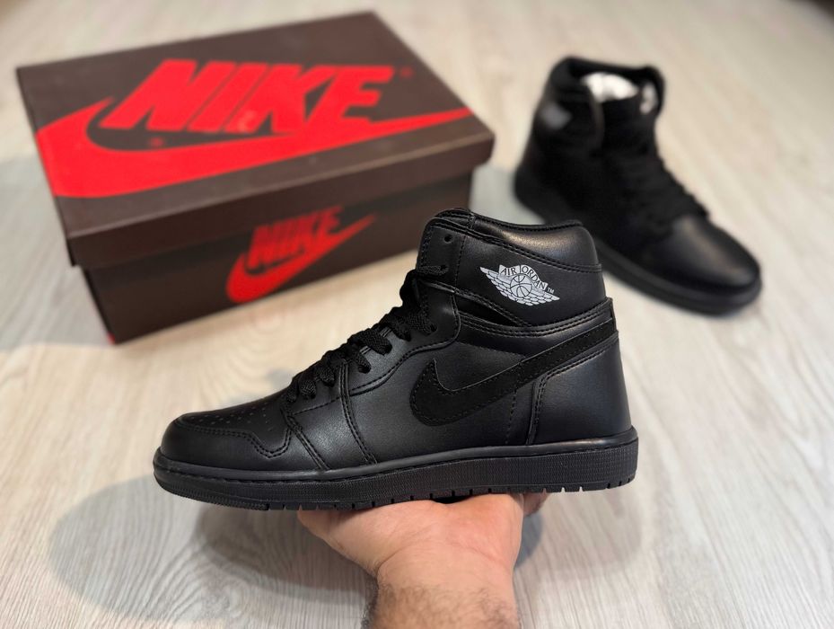 Adidasi Nike Air Jordan 1 Retro High OG Triple Black
