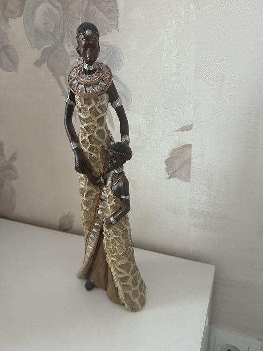 Статуэтка Африканка