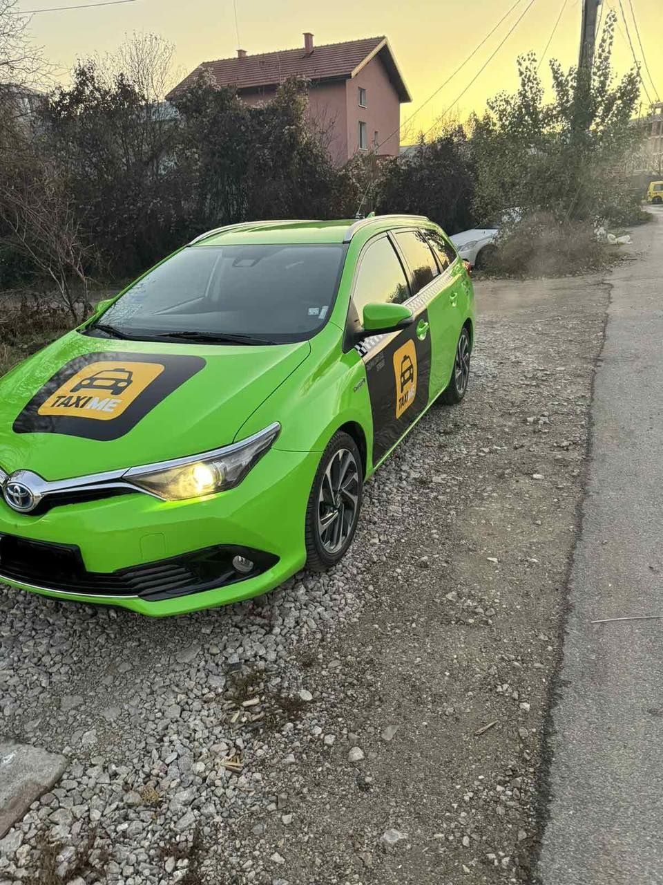 Отдавам такси Toyota Auris под аренда към TaxiMe 24/65лв