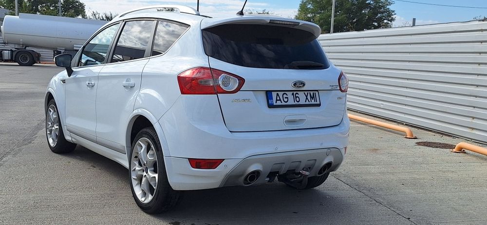 Ford Kuga Titaniu