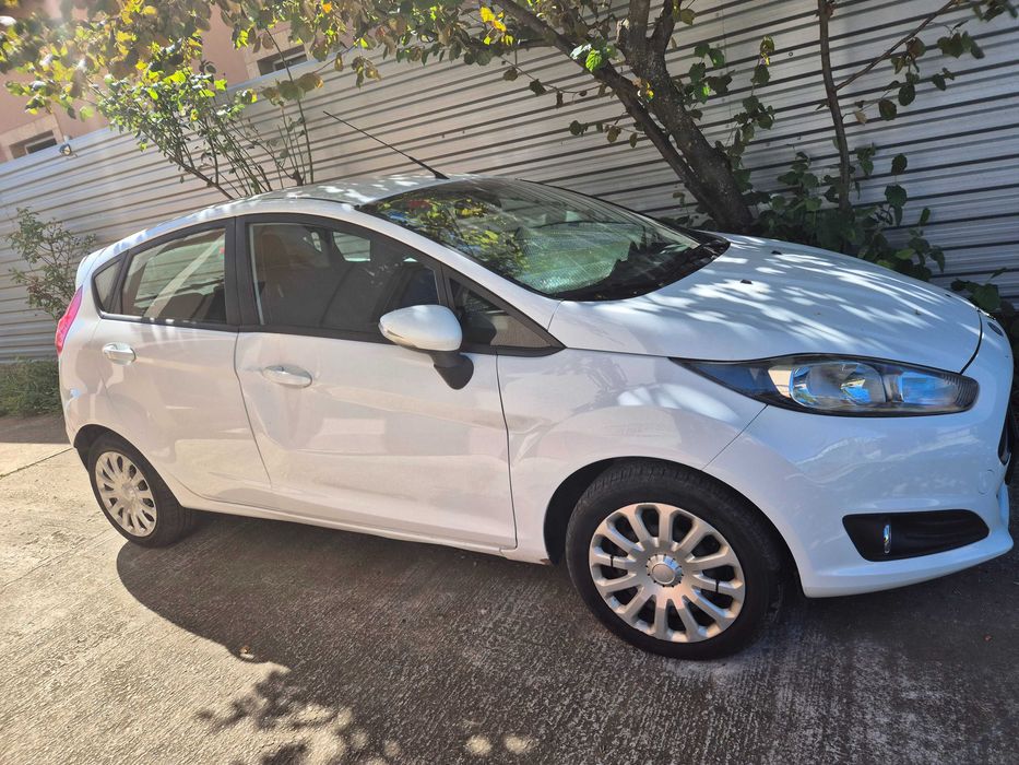 Ford Fiesta 2017 Alb Diesel 154.800 km