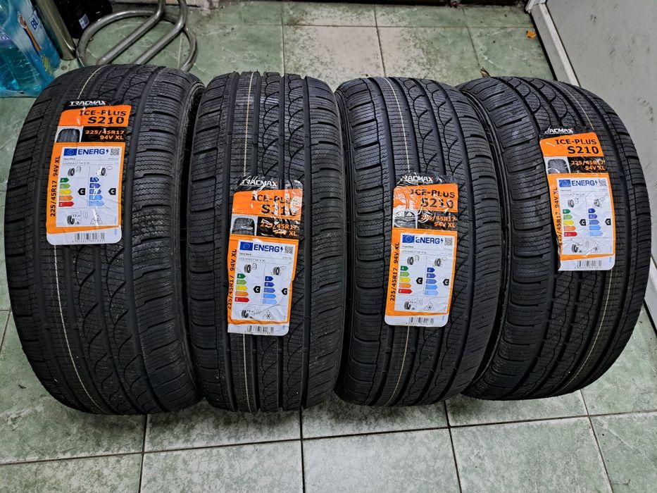 4 anvelope 225/45 R17 Tracmax de iarna , Noi - garanție!