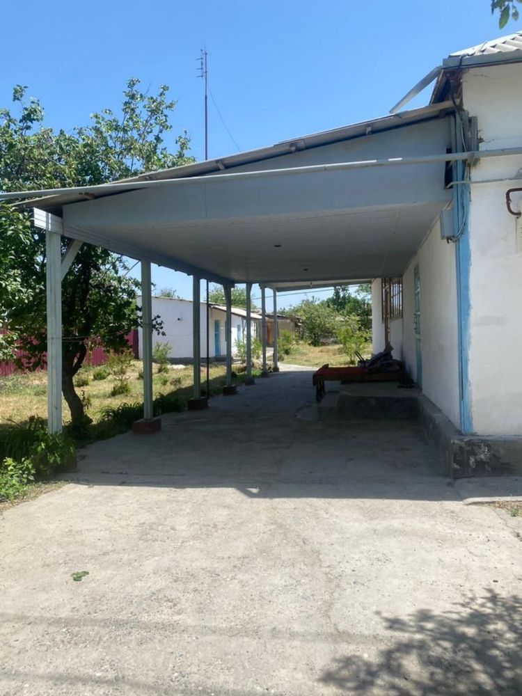 Uy joy sotiladi narxi kelishladi