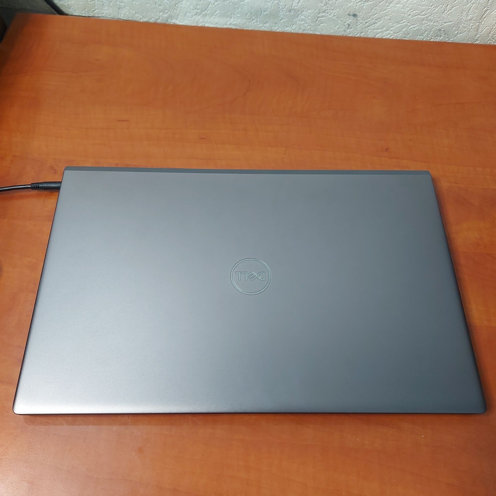Dell Vostro 15 i5 gen11 16gb ddr4,ssd 256gb,disp 15.6 Nanoedge,ultrab