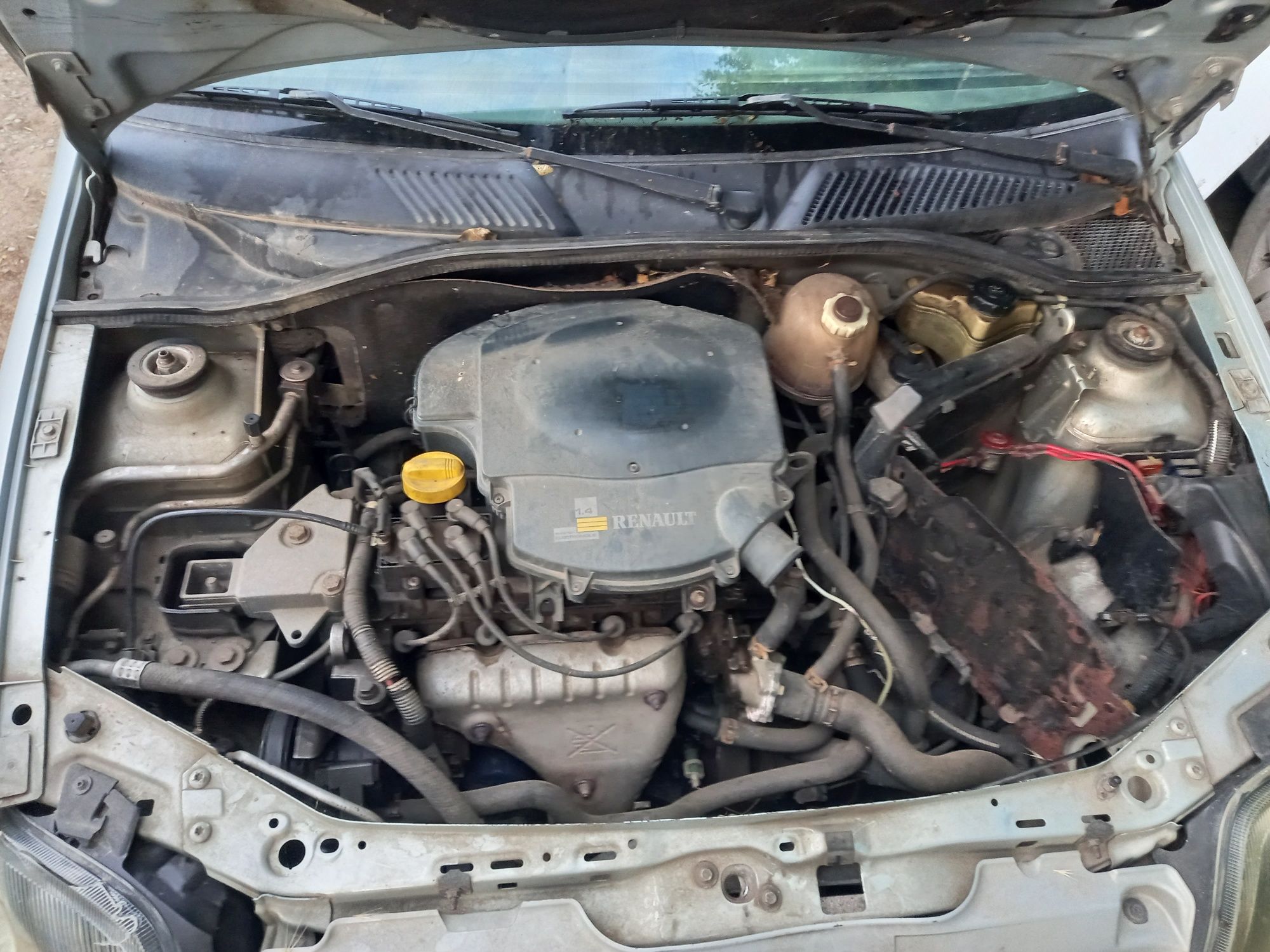 Clio 14 benzina avariat