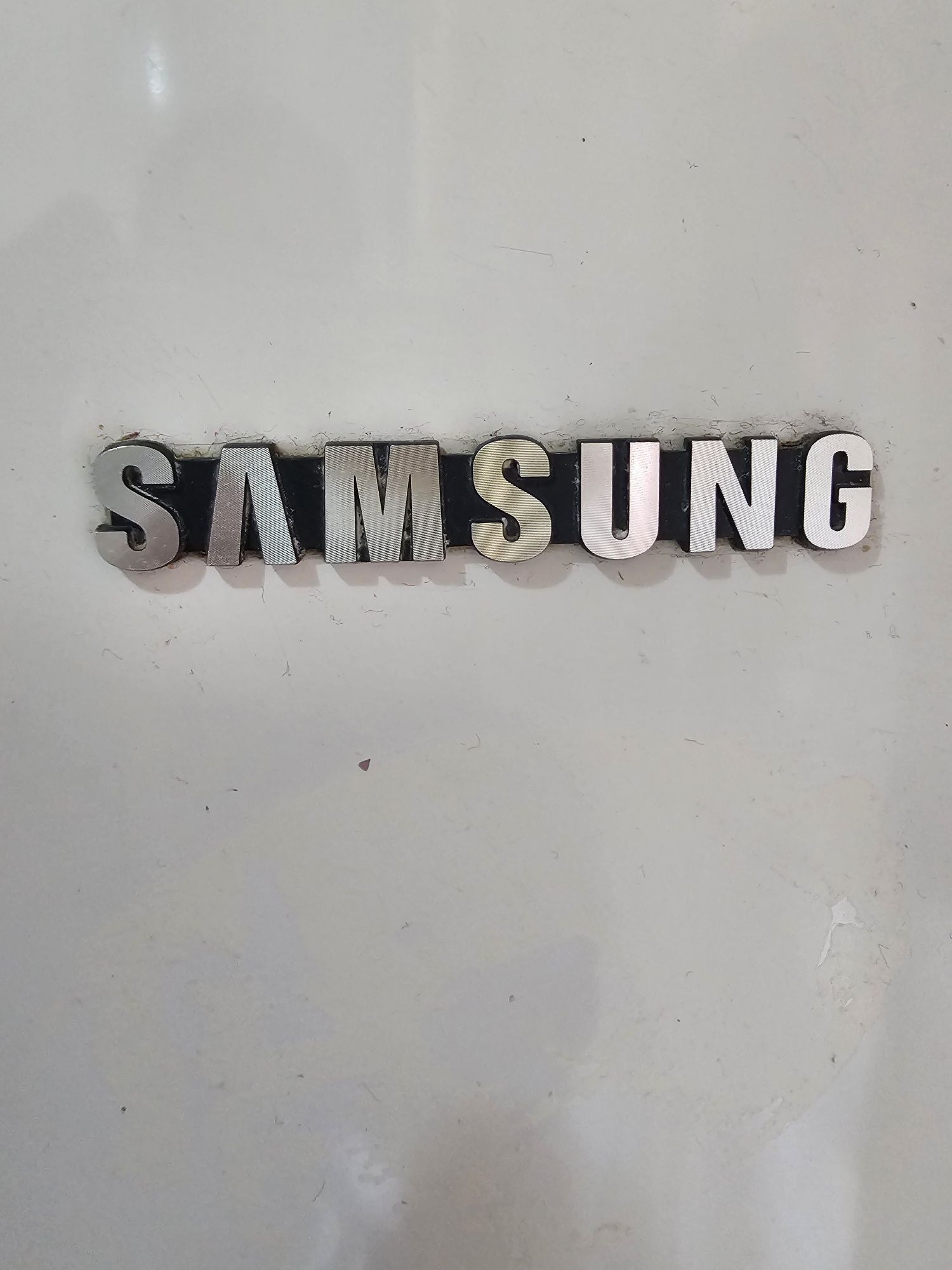 Срочно продам холодильник Samsung полный в рабочем состояние