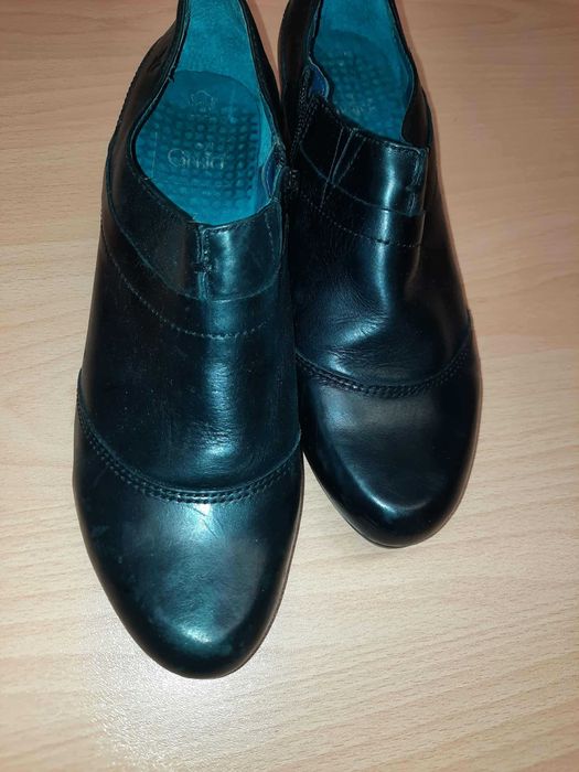 Caprice, елегантни боти от естествена кожа