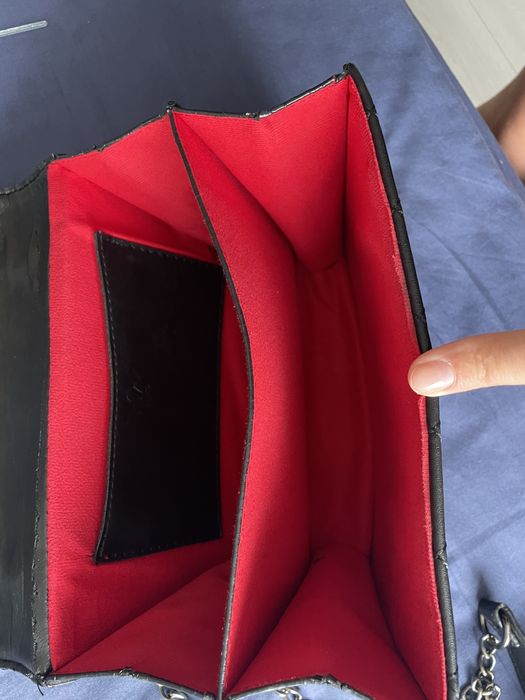 Черна кожена чанта Pinko 200 лв до края на март