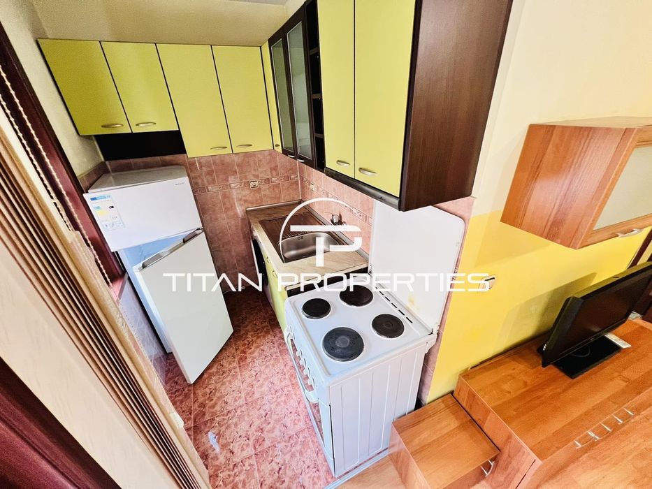 Дава се под наем Двустаен апартамент в Бургас, Център - 62 кв.м за 408 € - Снимка #1