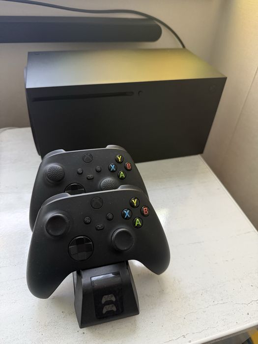 Продам Xbox One X