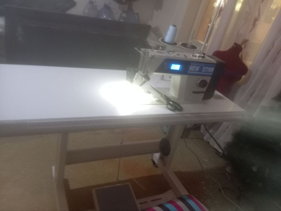 Mashinka yangi ishlatilmagan faqat ochilgan