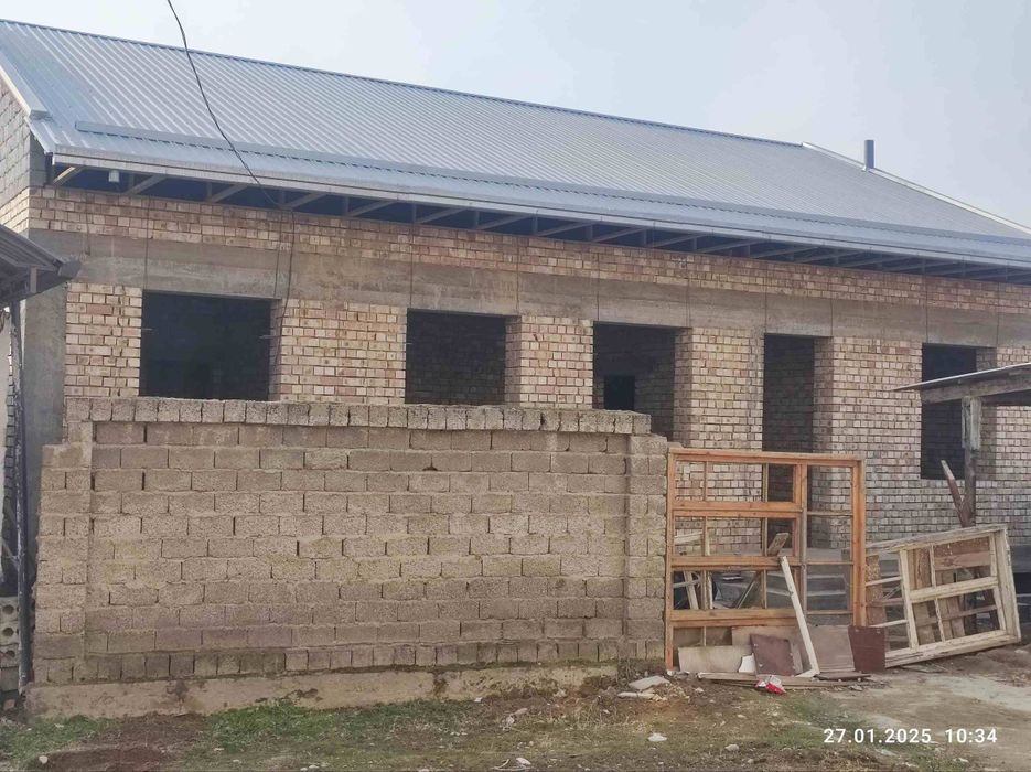 Uy sotiladi yangi xayot tumani binokor maxalasida
