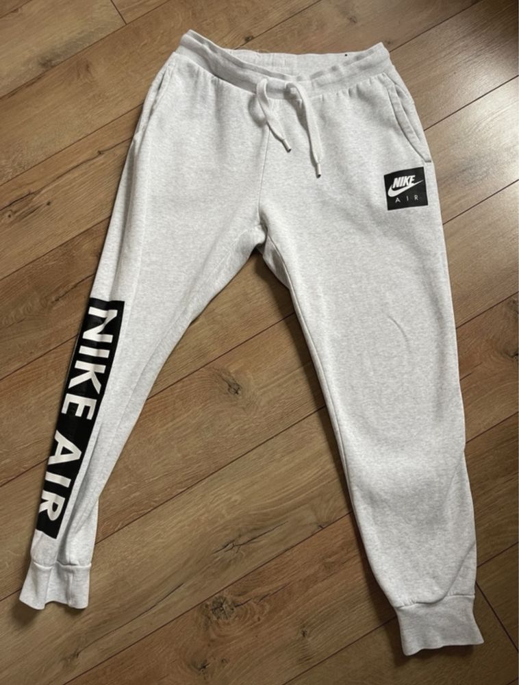 Pantaloni Nike Air