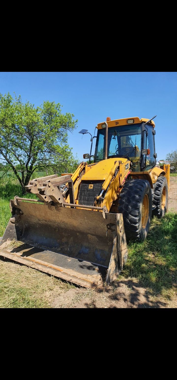 Prestez servicii Buldoexcavator și livrez material lemnos