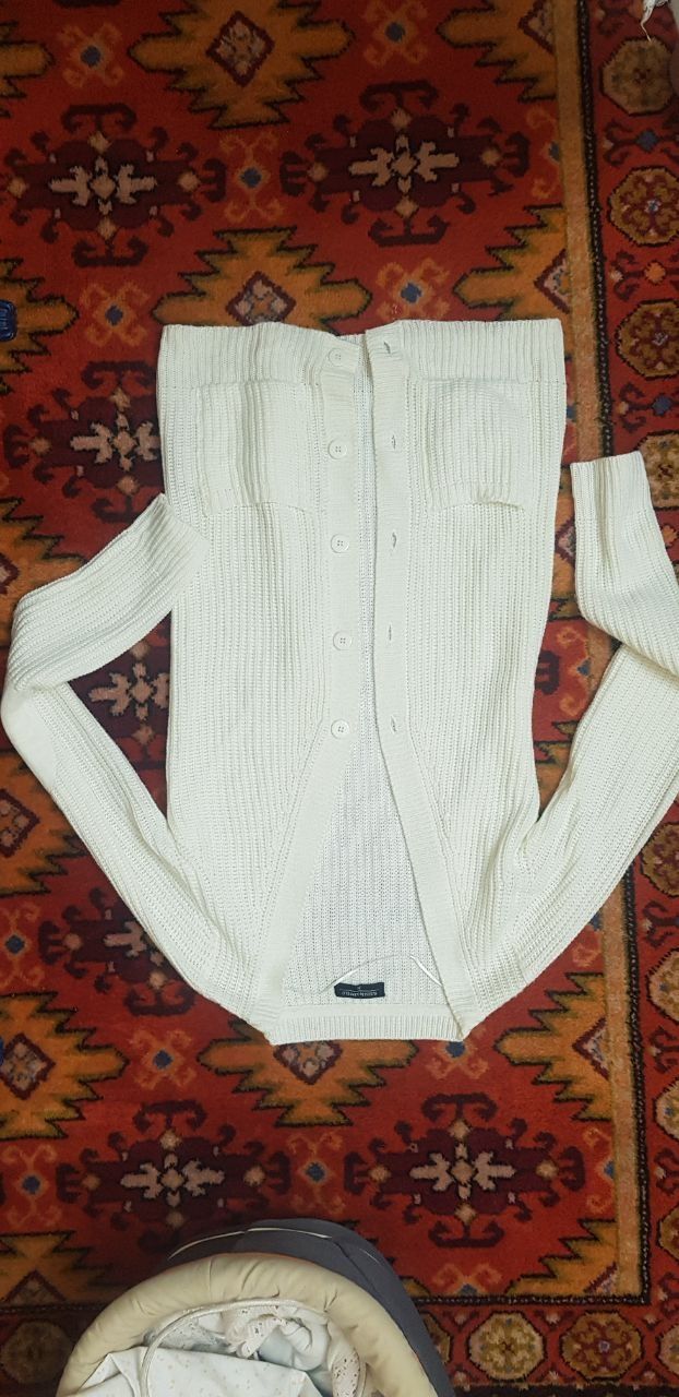 Продам кардиган фирменный.