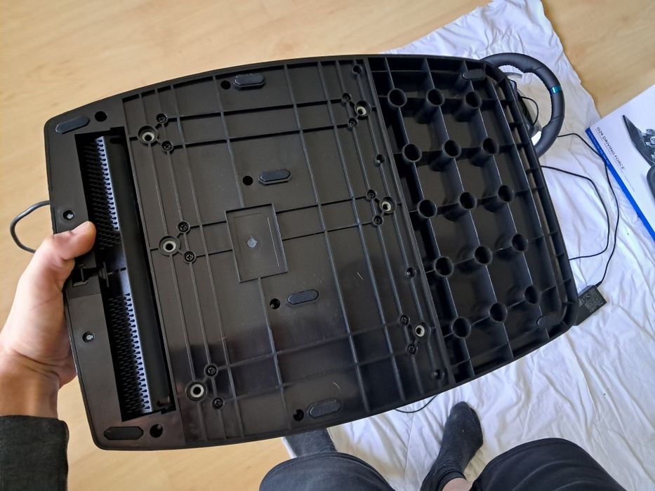 Logitech Driving Force КОМПЛЕКТ-волан с педали G29+скоростен лост G29