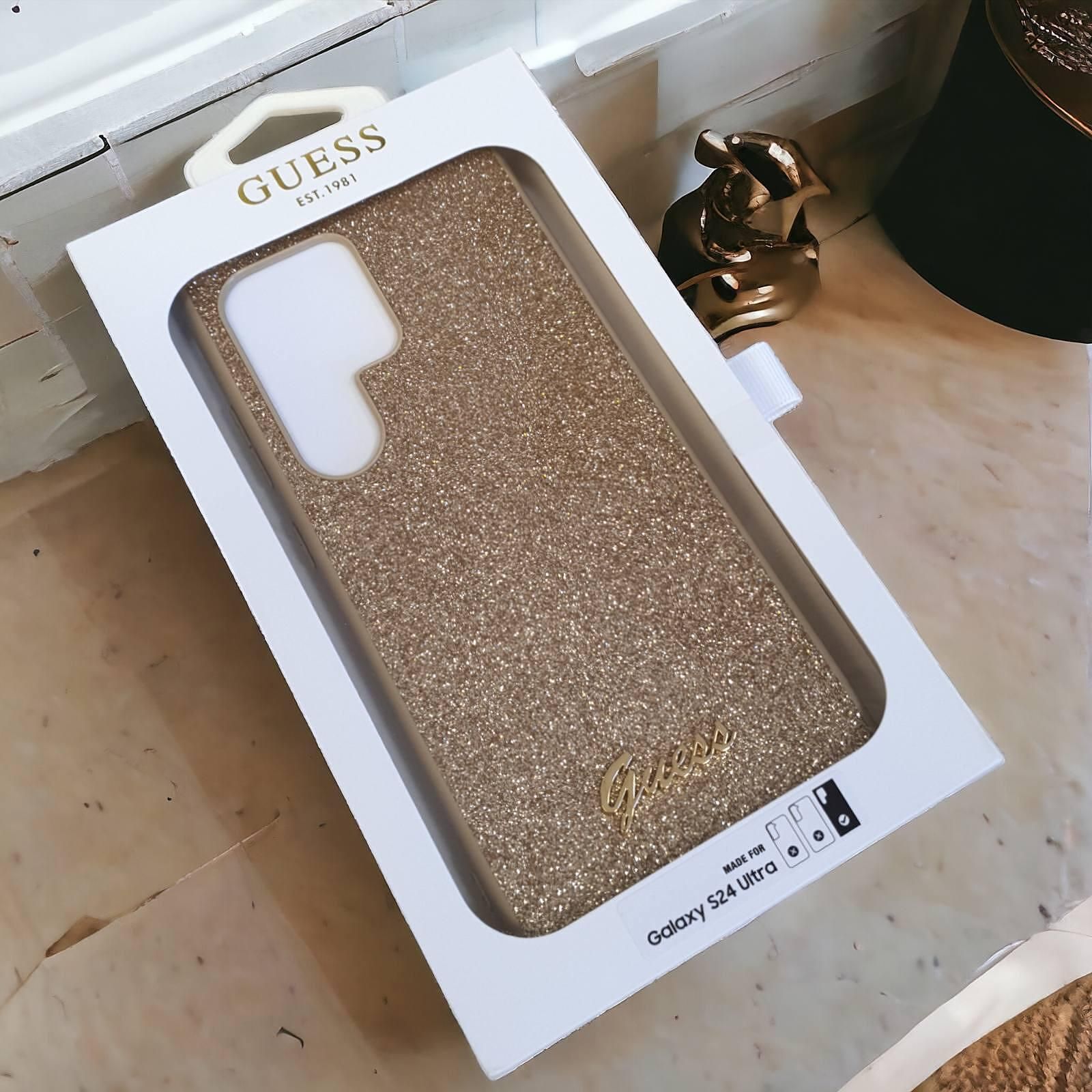 Оригинален кейс guess glitter script за samsung galaxy s24 ultra gold