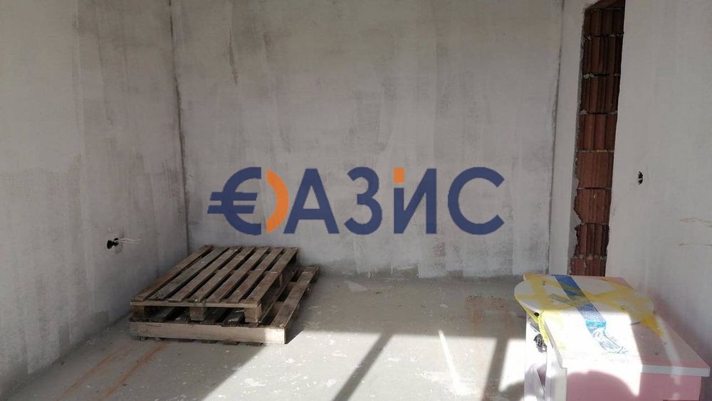 Къща 2-етажна и двор в село Полски Извор, общ. Камено, обл. Бургас,