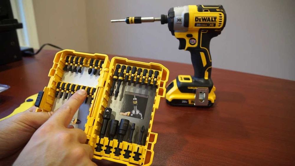 Комплект ударни битове с карабинер DeWALT DT7274, PZ2/PZ3/PH2 10 бр.