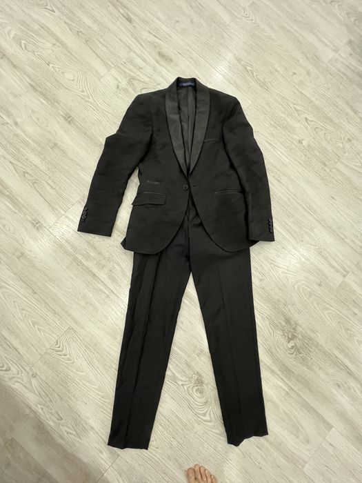 Продам мужской костюм 44 размера в хорошем состояний