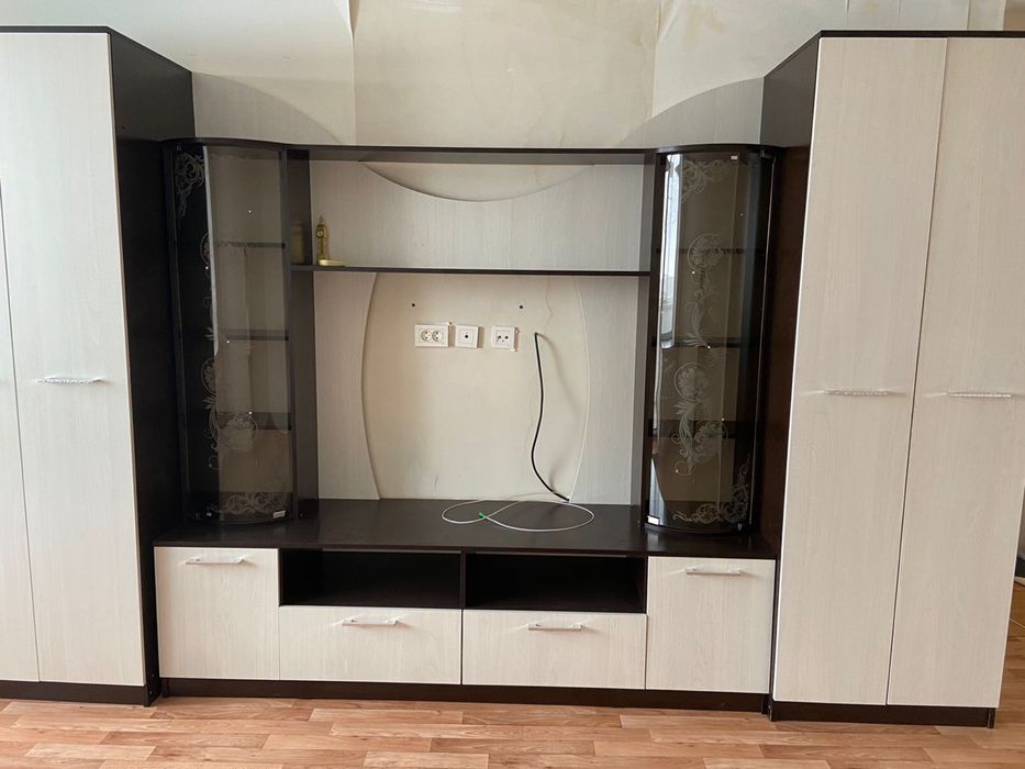 Продам горку для гостиной