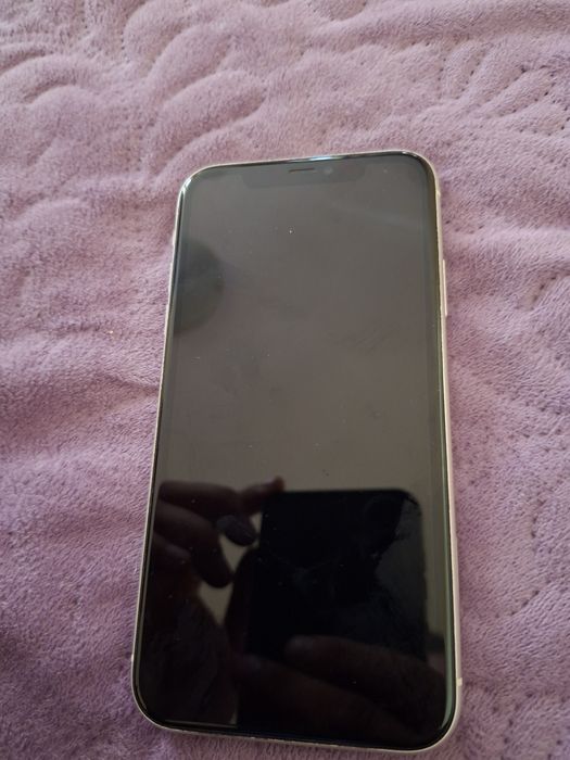 Vând iPhone 11 perfect funcțional