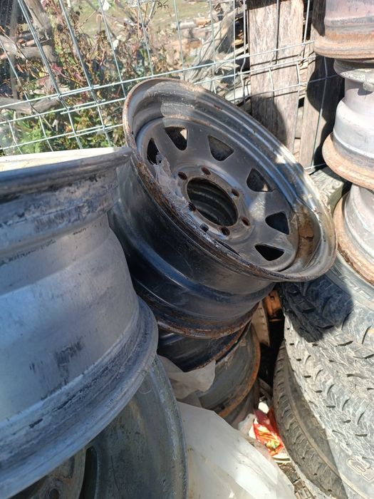 Vând roți 15-16 Opel frontera