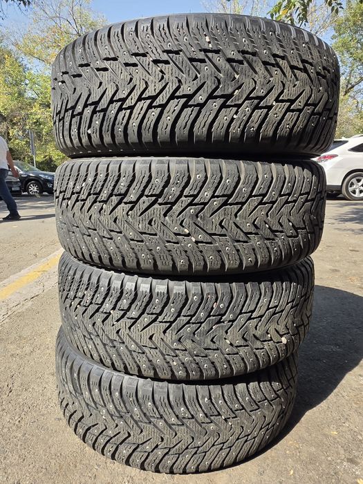 Зимние шины Nokian 235/60/18