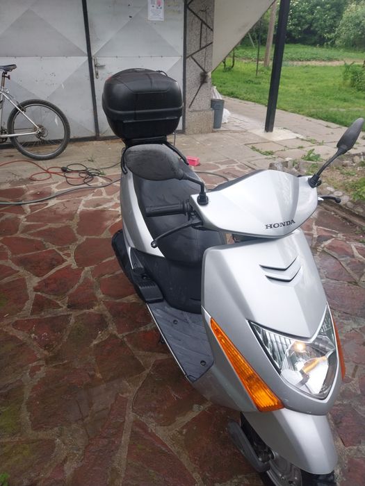 Honda Lead 100. Страхотна машина.