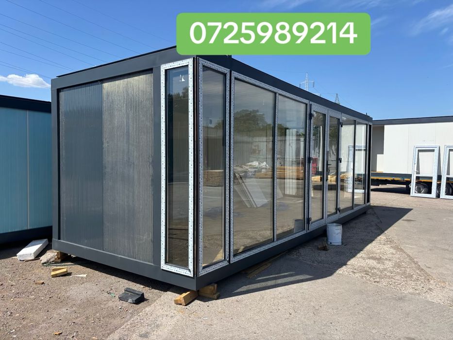 Container modular cu acoperis din fotovoltaice