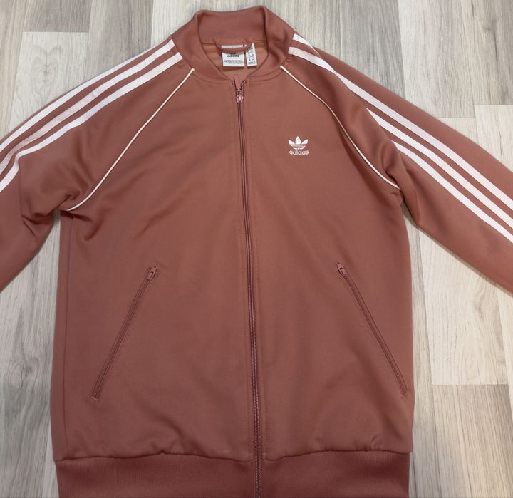 Чисто нов спортен екип Adidas Originals