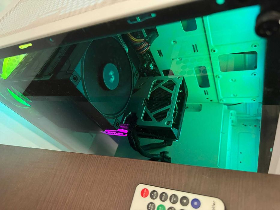 Vand PC Gaming Ryzen 7 5700G plus Monitor 240hz AlienWare