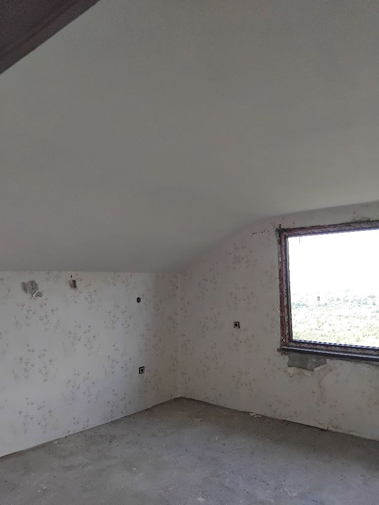 Продава къща в с.Коркина общ.Бобов дол