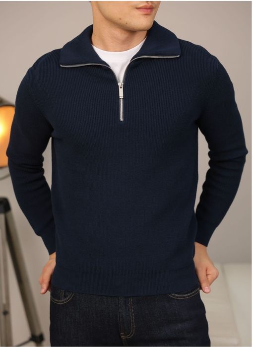 Продам полузамок. Полузамок сатам