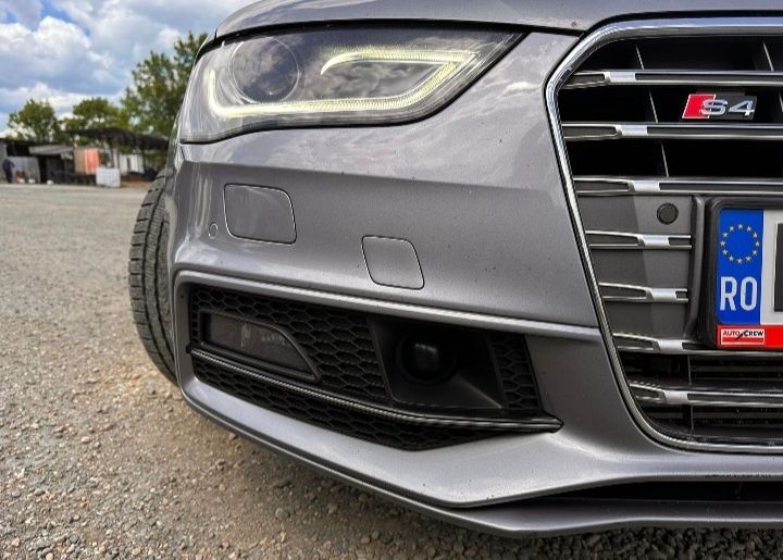 Audi A4 S line 2015   vand sau schimb cu Buldo excavator,miniexcavator