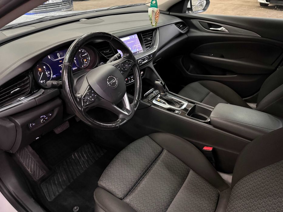 Opel Insignia avariat