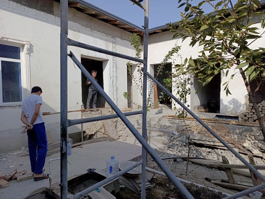 Ховли уй сотилади, тестилда 22 мактаб мулжал